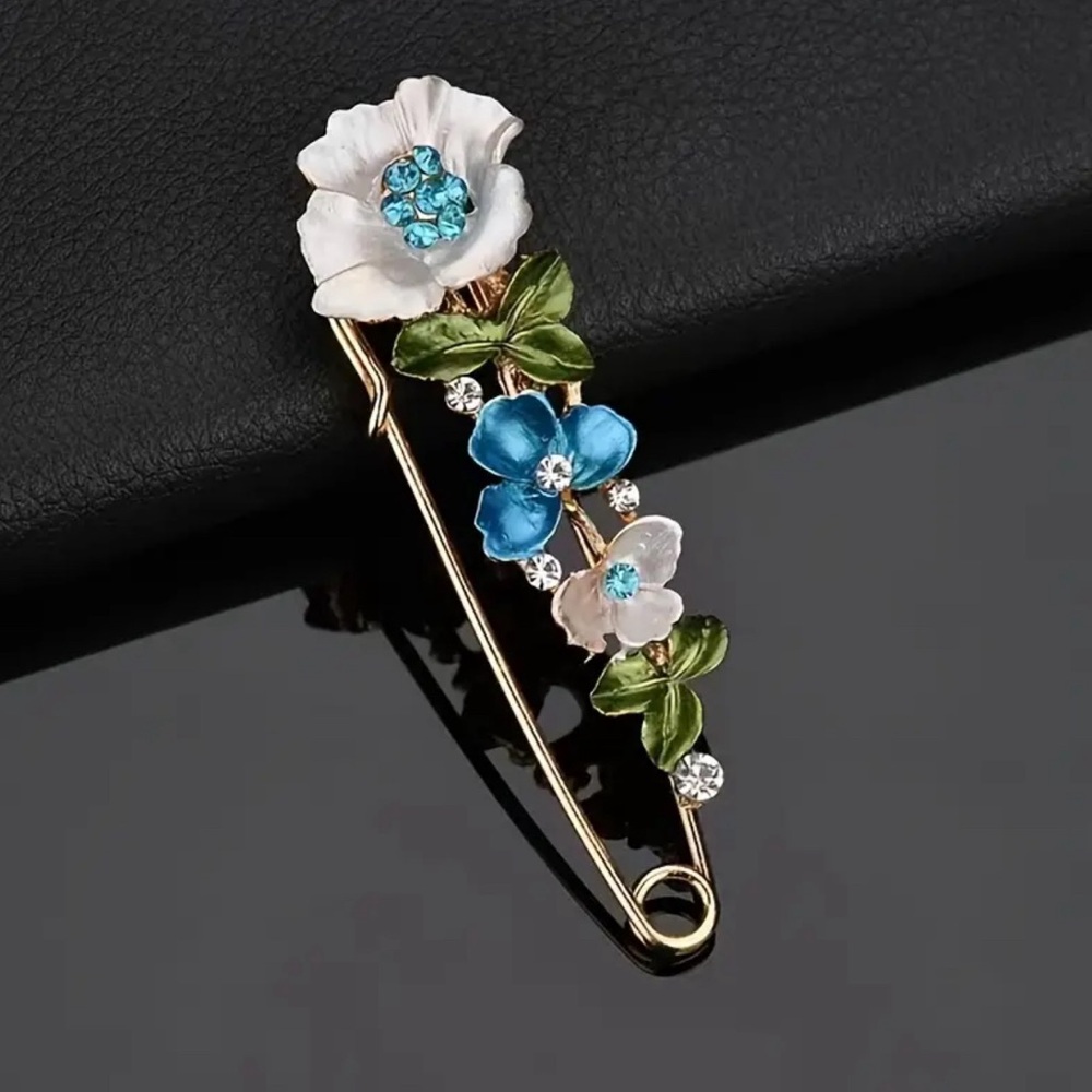 1pc Exquisite Floral Plant Brooch - Fashionable Rhinestone Embellishment